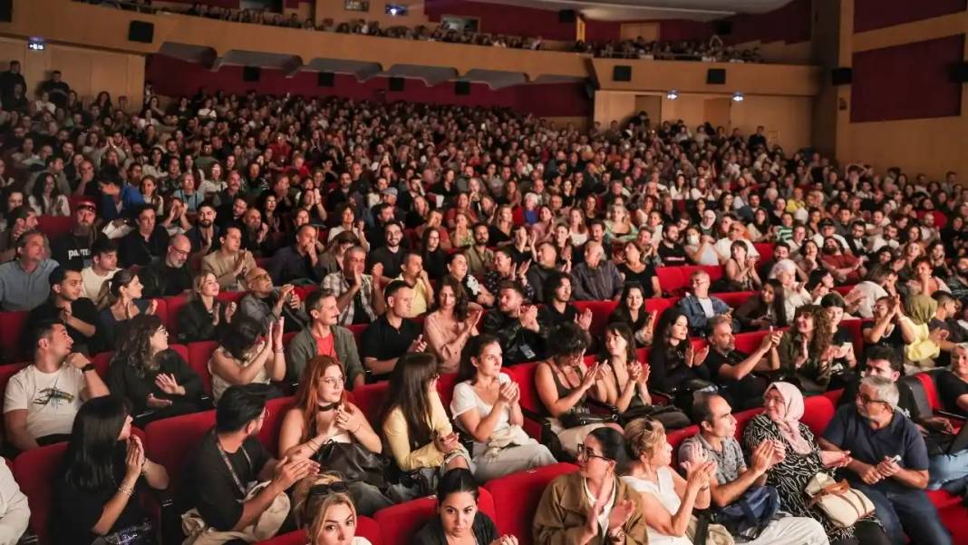 62. Altın Portakal’da ‘Erken Kış’ Gösterimi: Taşıyıcı Annelik Konusu Gündeme Geldi 1